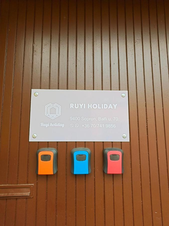 Ruyi Holiday ショプロン エクステリア 写真